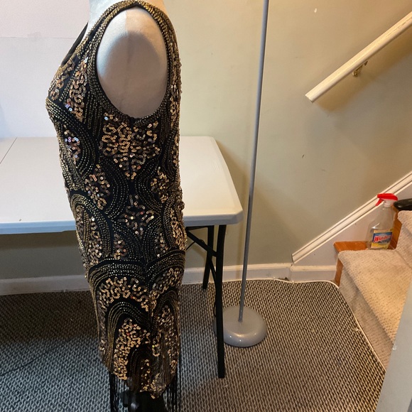 Black and Golden Sippy Color,Size Medium, 100 Polyester, Very Good Condition - Picture 5 of 9